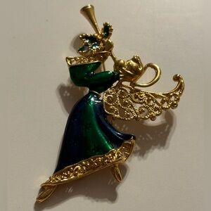 Vintage Jonette Jewelry Gold Tone Christmas Angel Trumpet Holly Brooch Pin